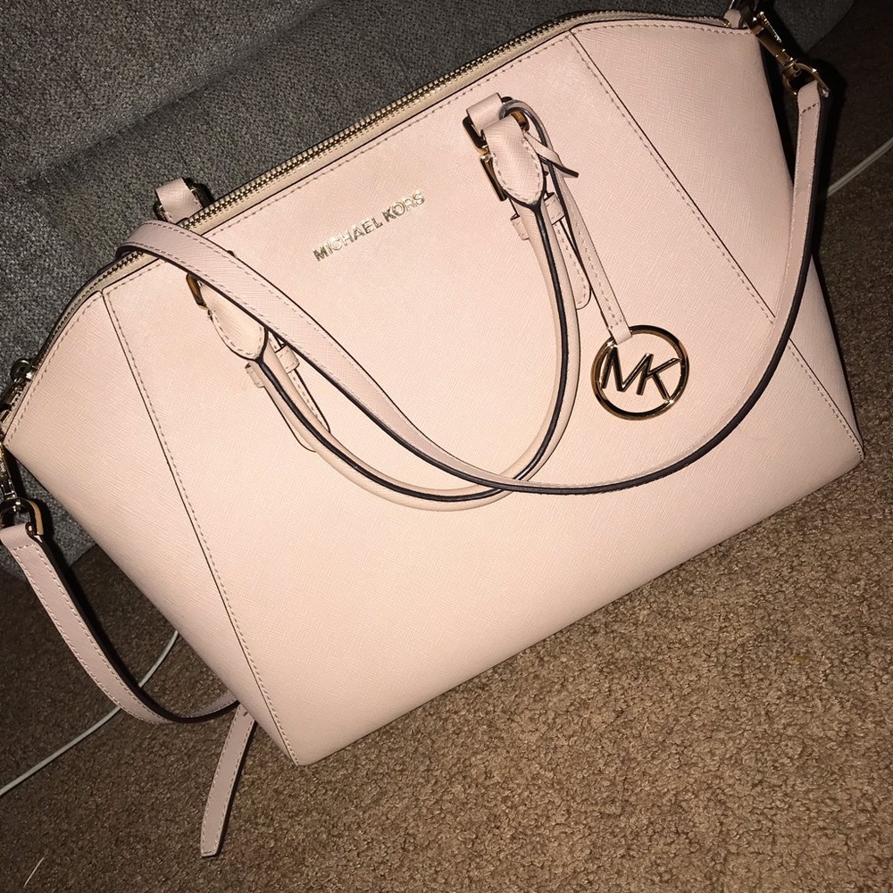 Michael Kors Jet Set Medium Top Zip